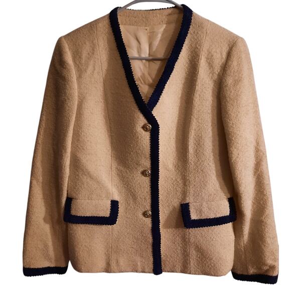VINTAGE Woolmark Cream Wool Bouclé Jacket w/ Navy Trim & Gold Crest Buttons 10 - Picture 2 of 14